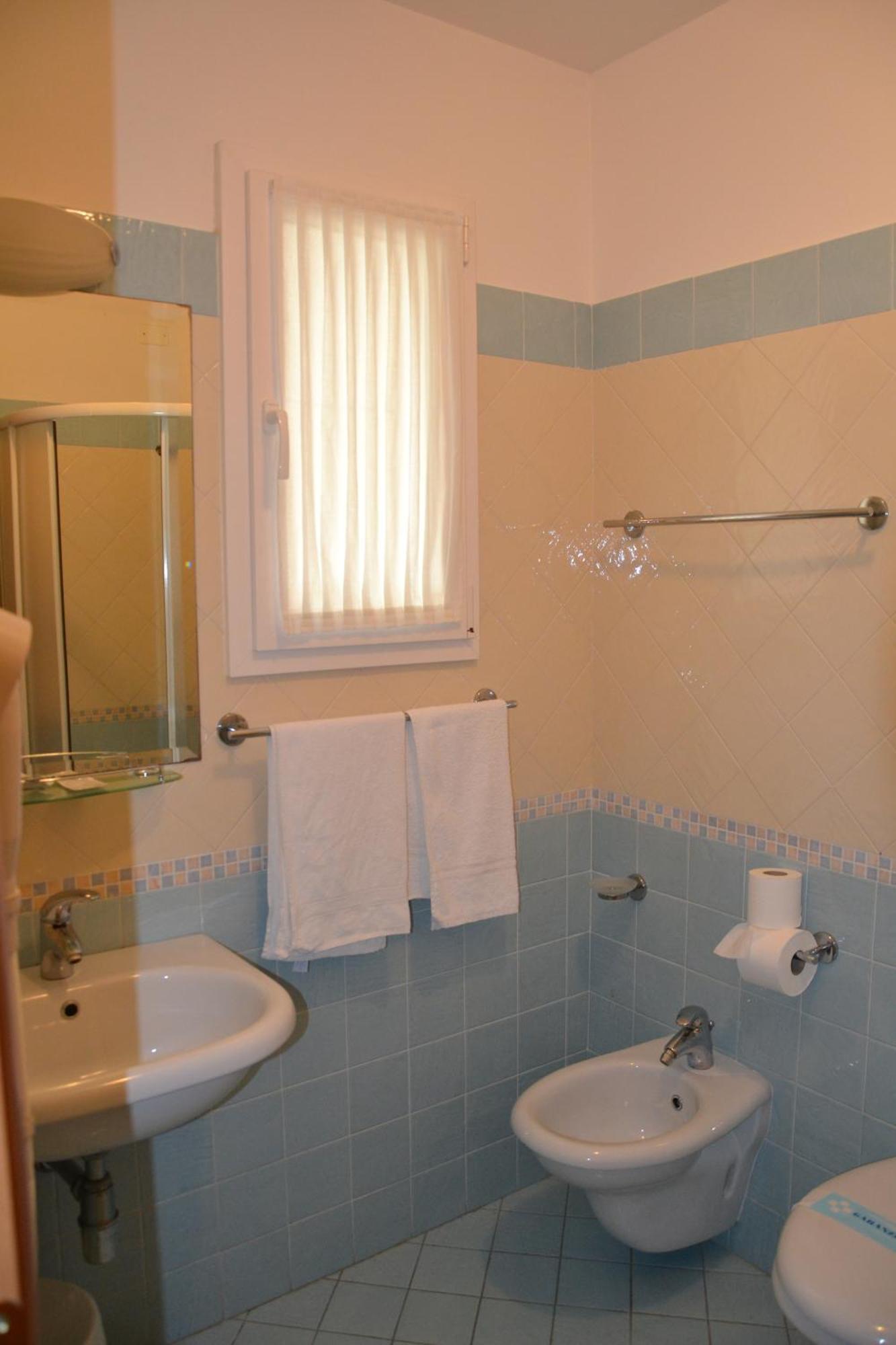 Hotel Ariston Misano Adriatico Habitación foto